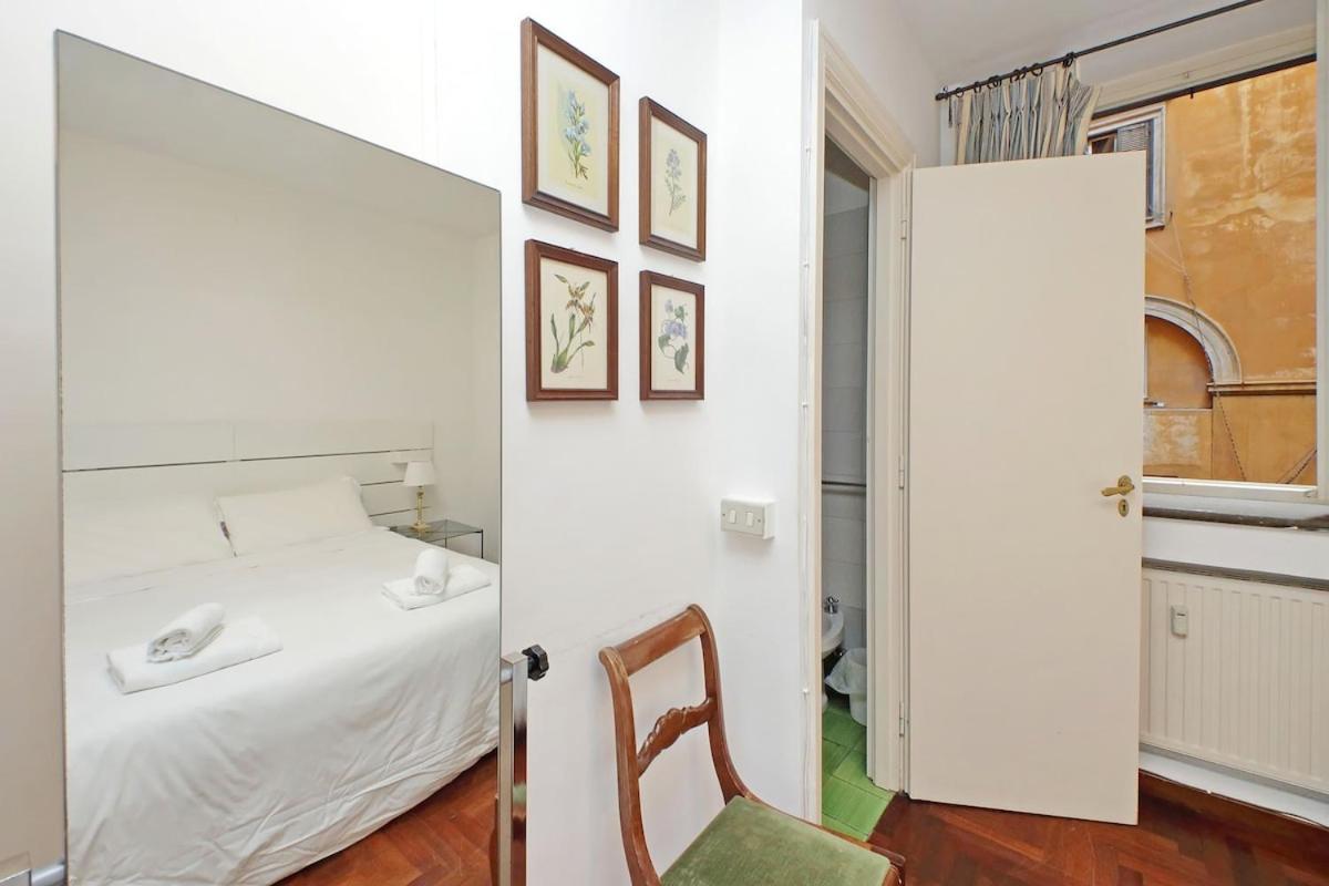 Pantheon Rondanini Apartment