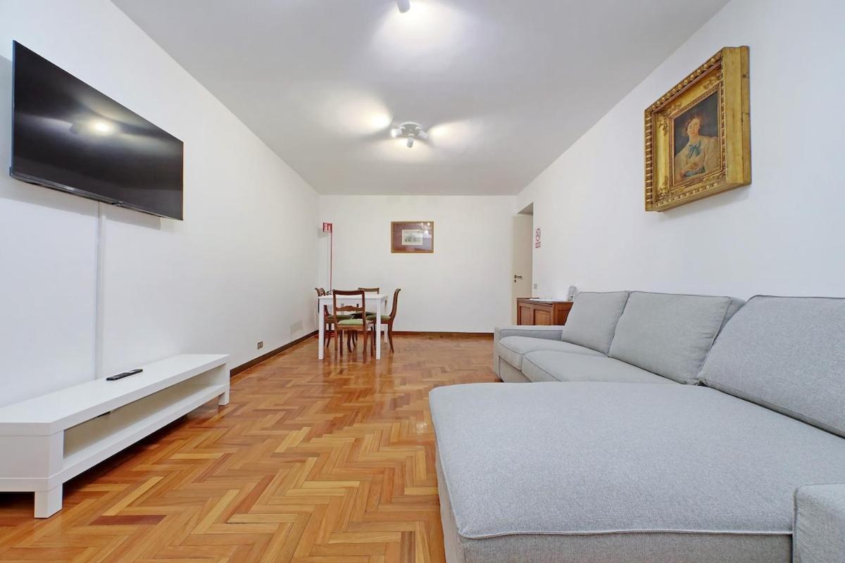 Pantheon Rondanini Apartment