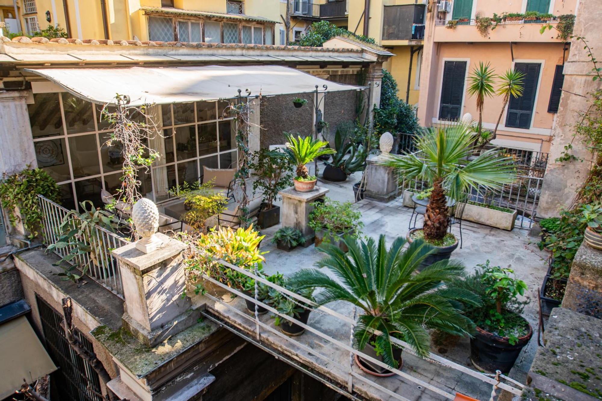 Historical Palace With Large Terrace Appartement *