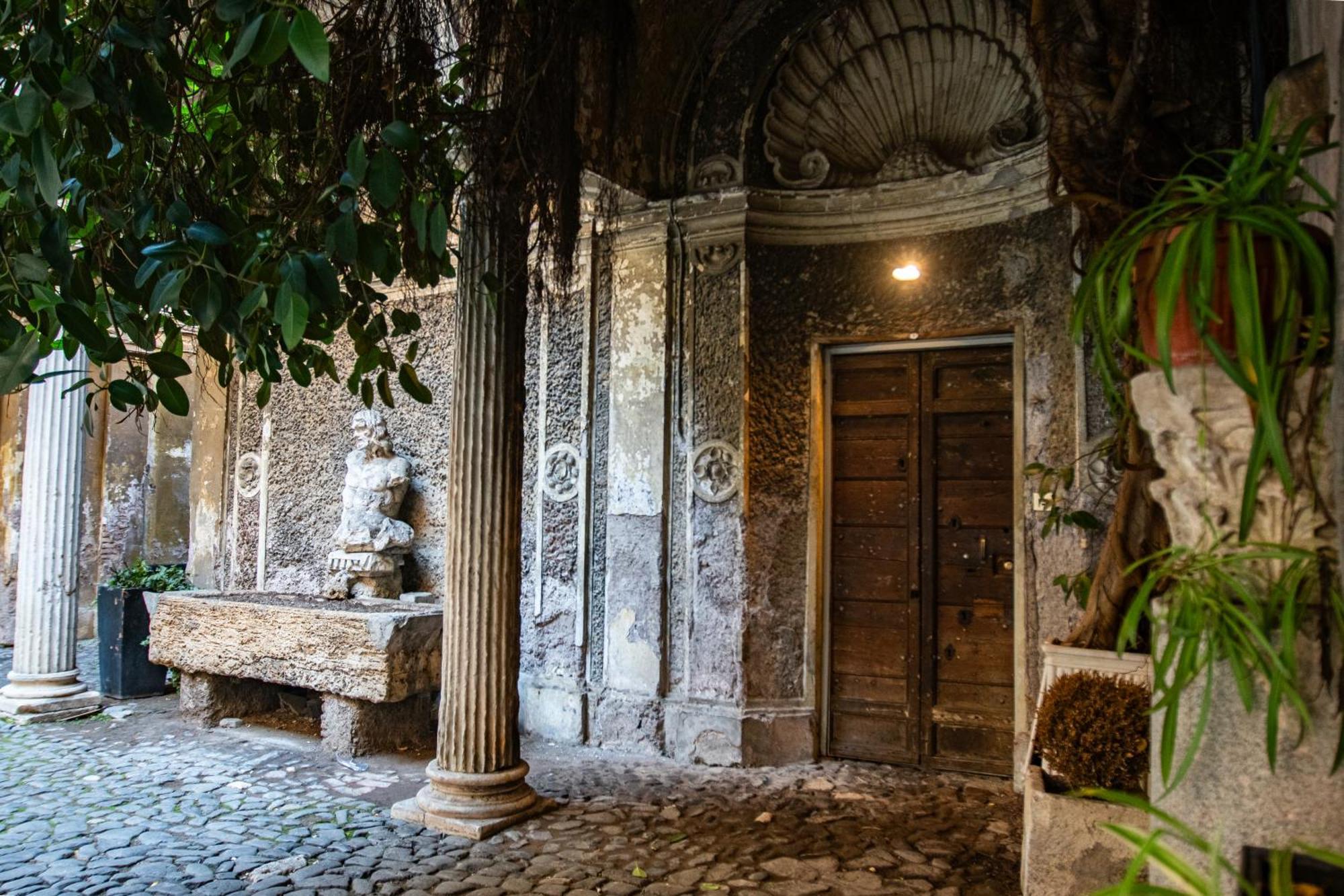 Historical Palace With Large Terrace Appartement