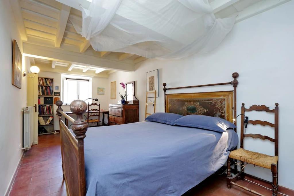 Bright Penthouse Downtown Rome