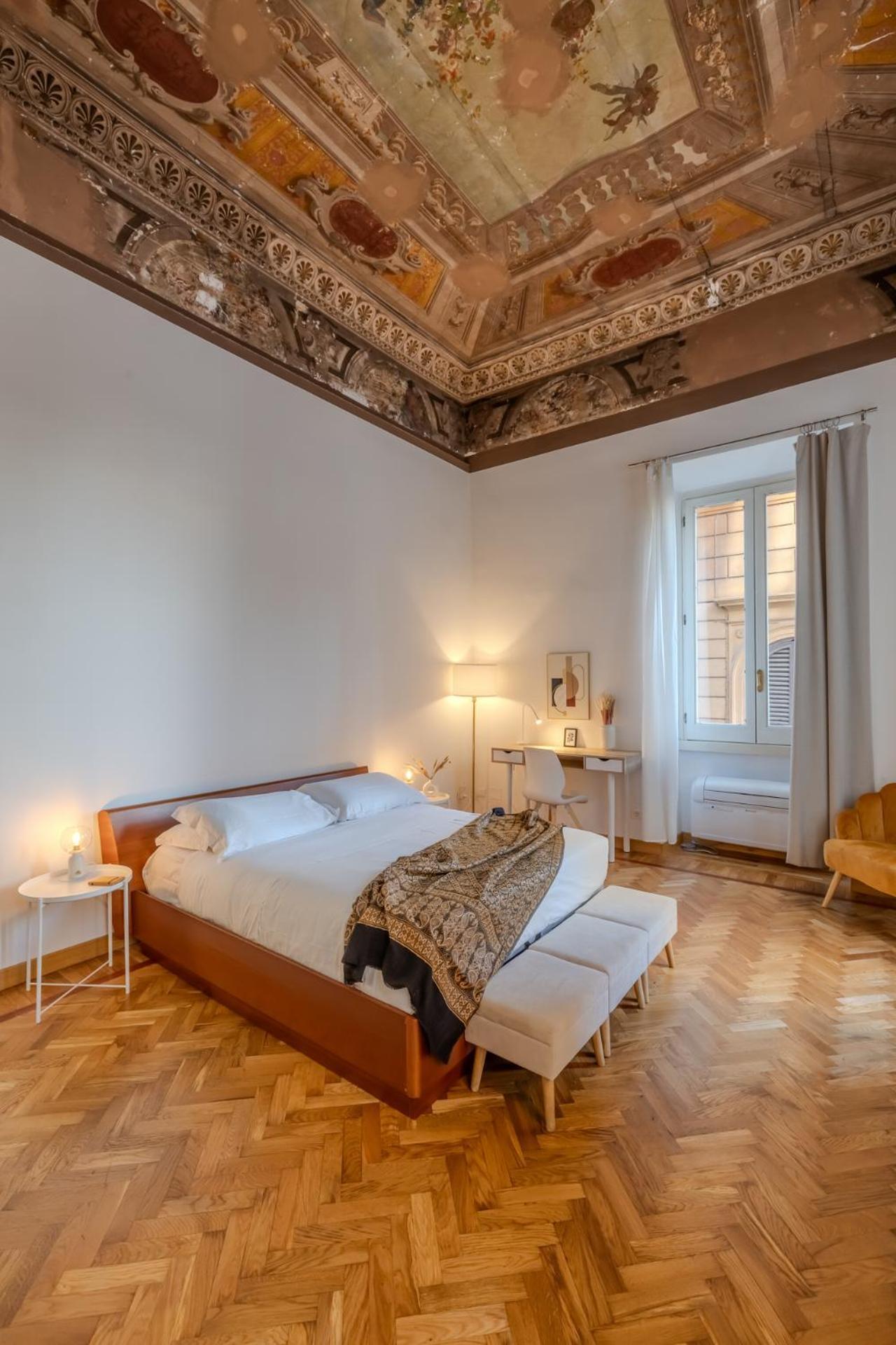 Storico In Zona Barberini *