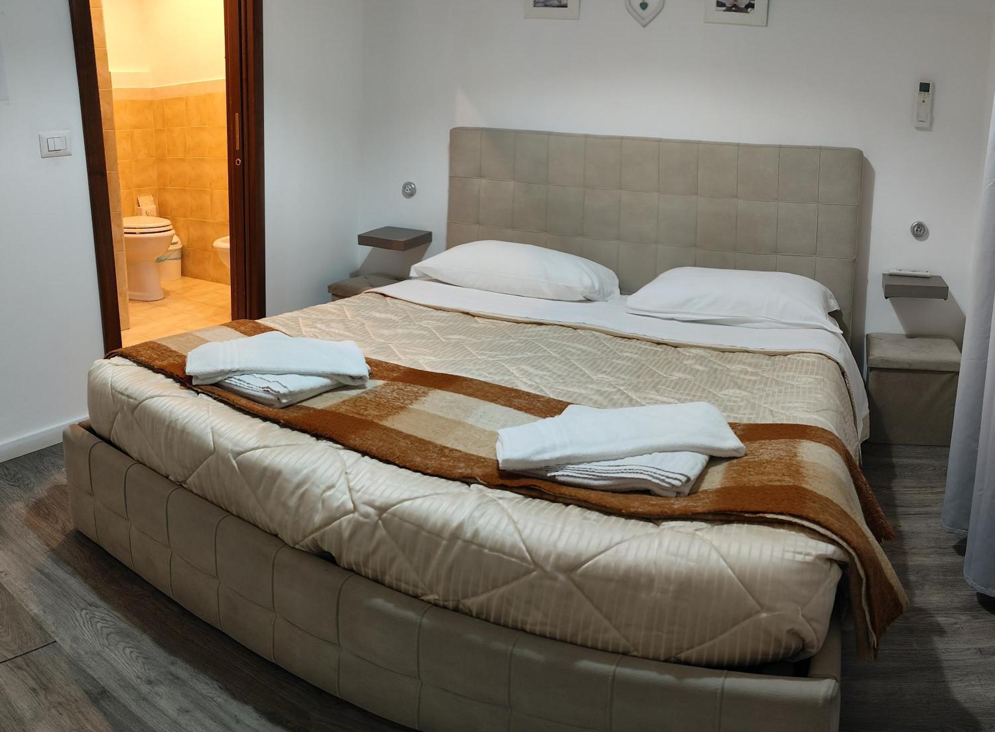 Vatican Metro Ottaviano Guest house Rome