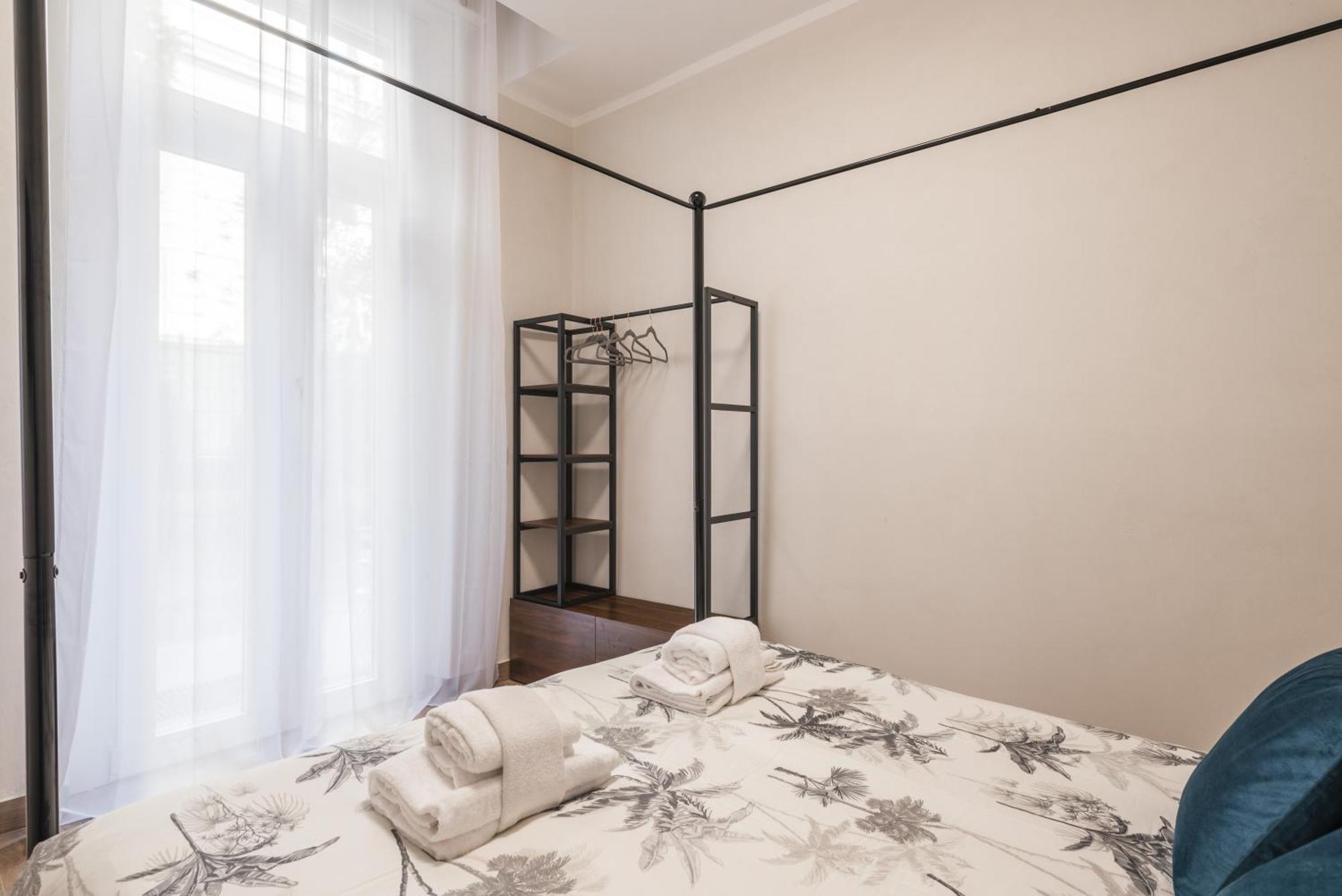 C2 Class Apartment, 2 Da Letto Con Giardino In Zona Via Veneto Distante 15 Minuti A Piedi Da Fontana Di Trevi Apartment