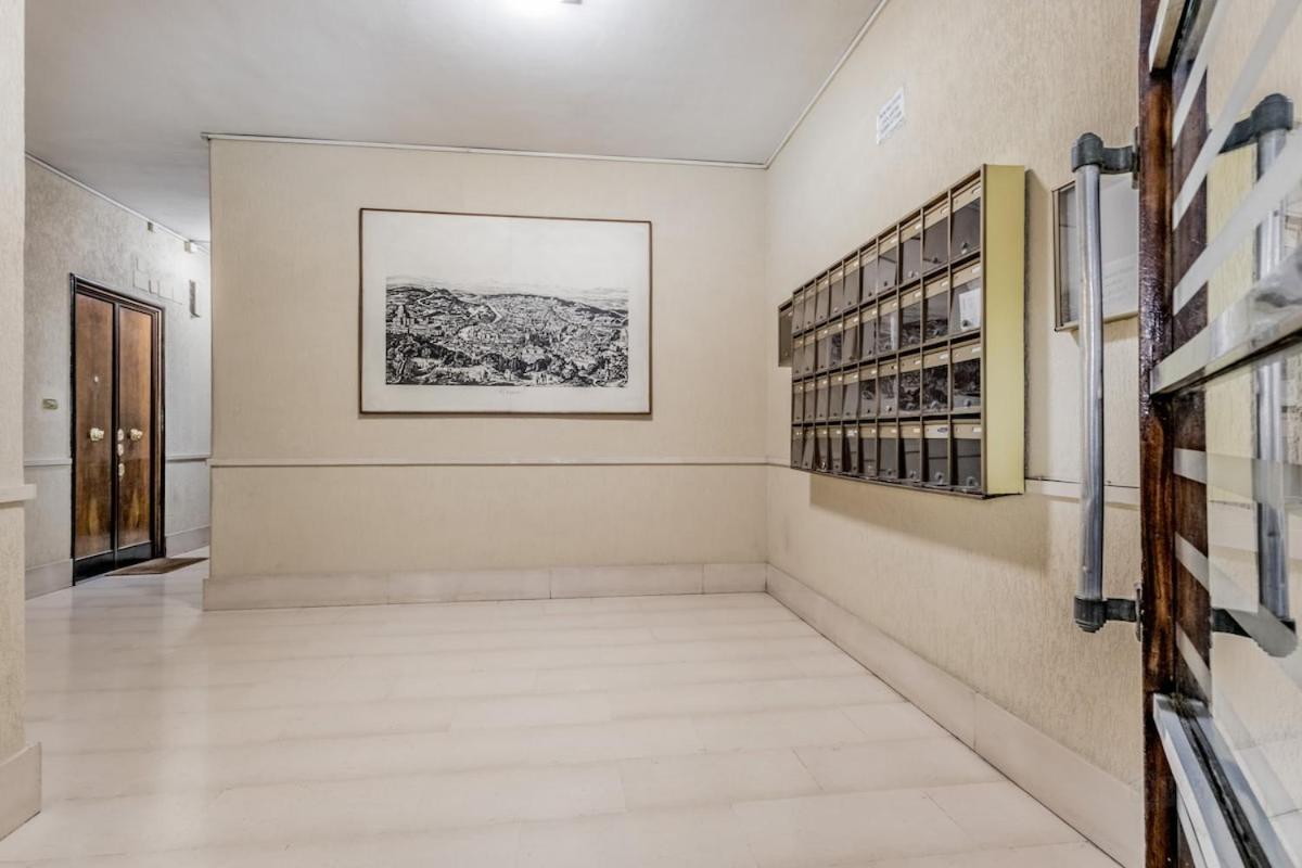 Vatican Chic House Ii