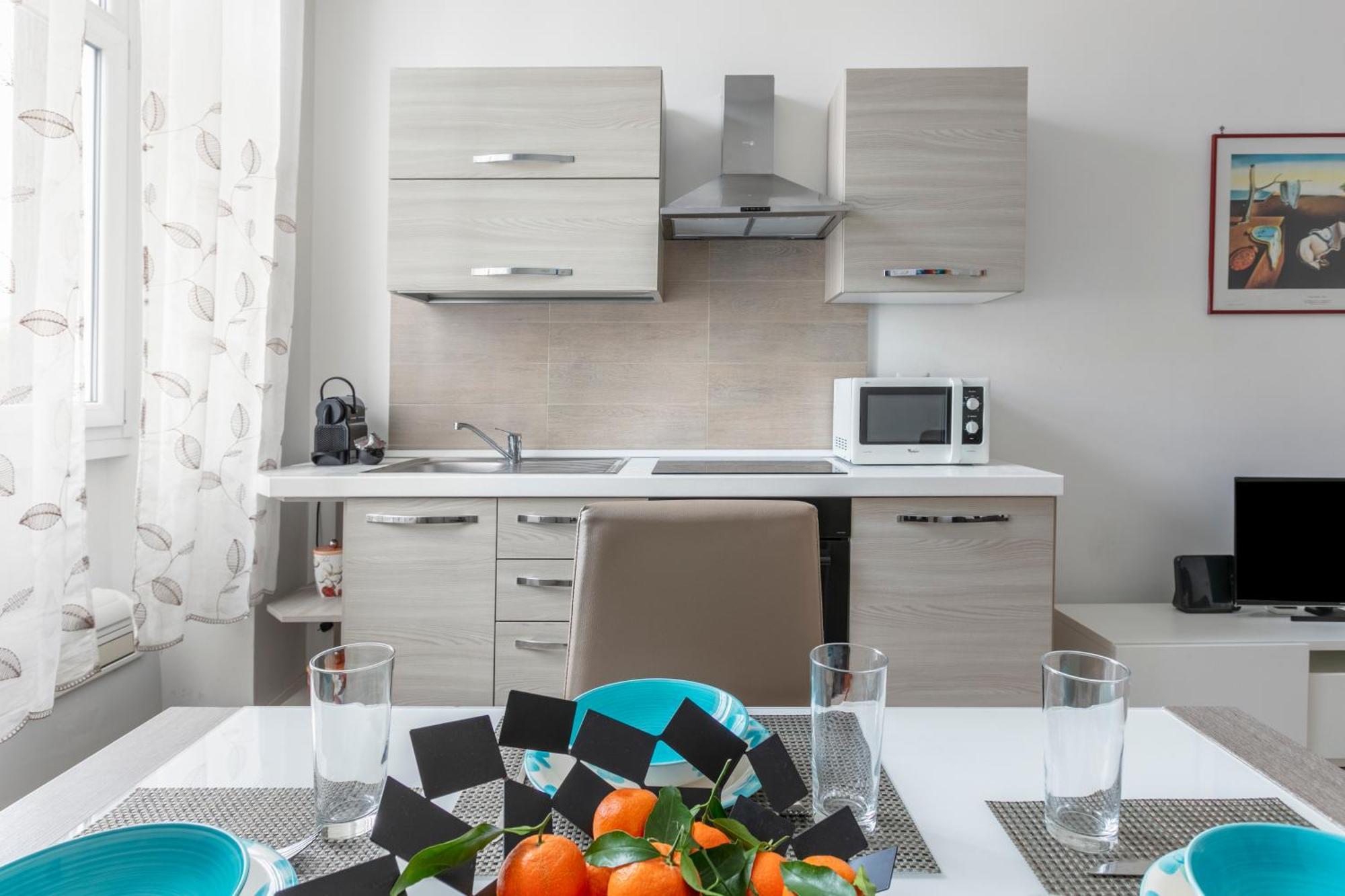 Deza Cozy Place Manzoni Apartment