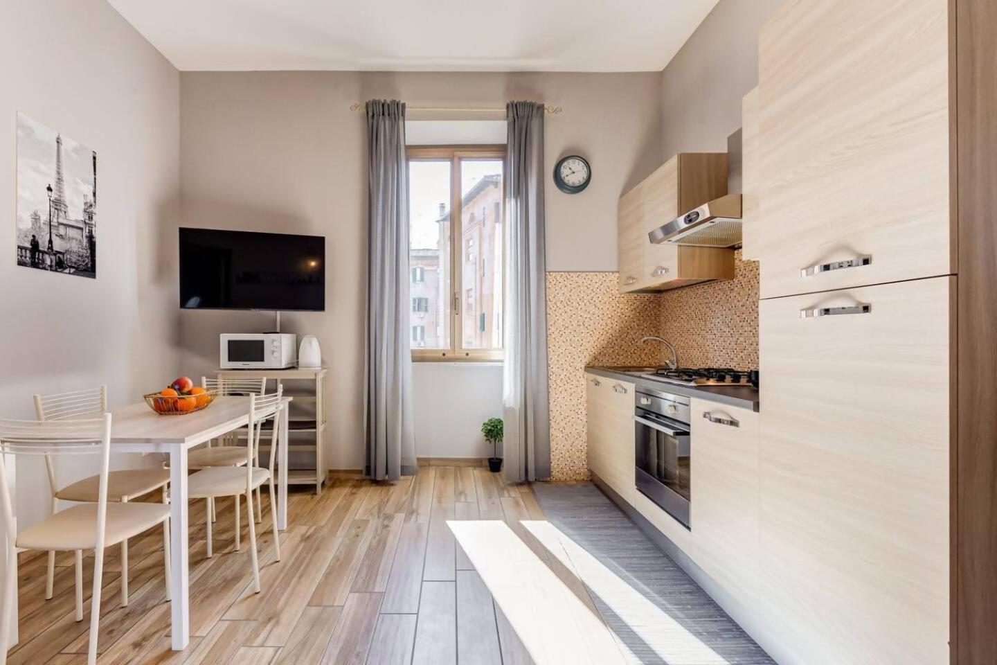 Bright And Spacious 2bdr Appartement *
