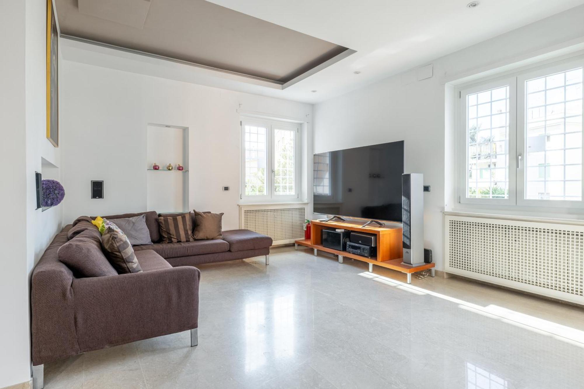 Apartment Eur Luxury For 4pp 2 Bedrooms Rome