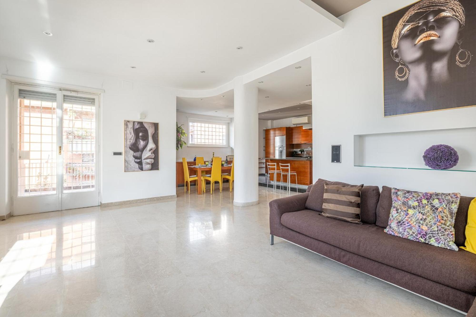 Eur Luxury For 4pp 2 Bedrooms Apartment