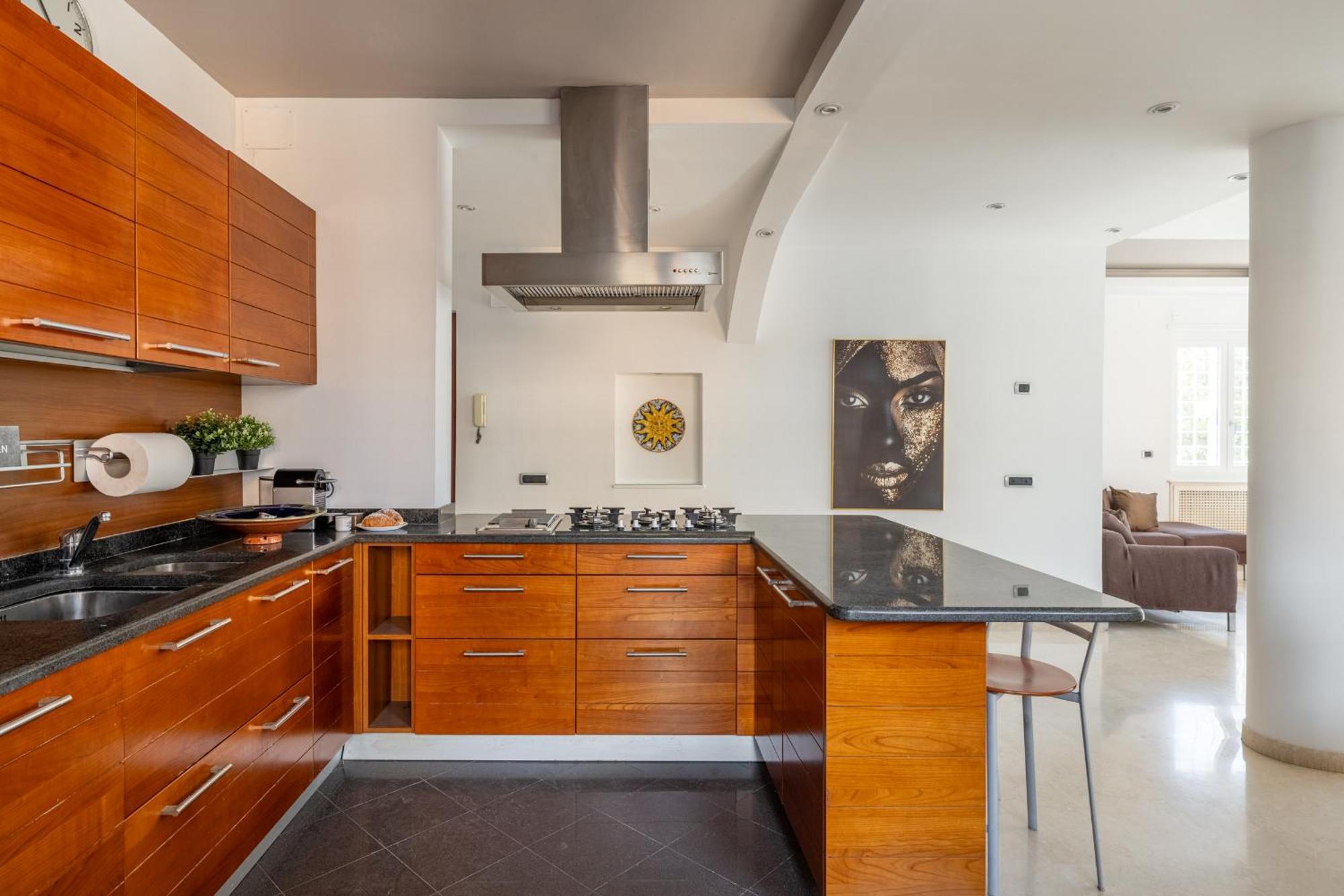 Eur Luxury For 4pp 2 Bedrooms Apartment *