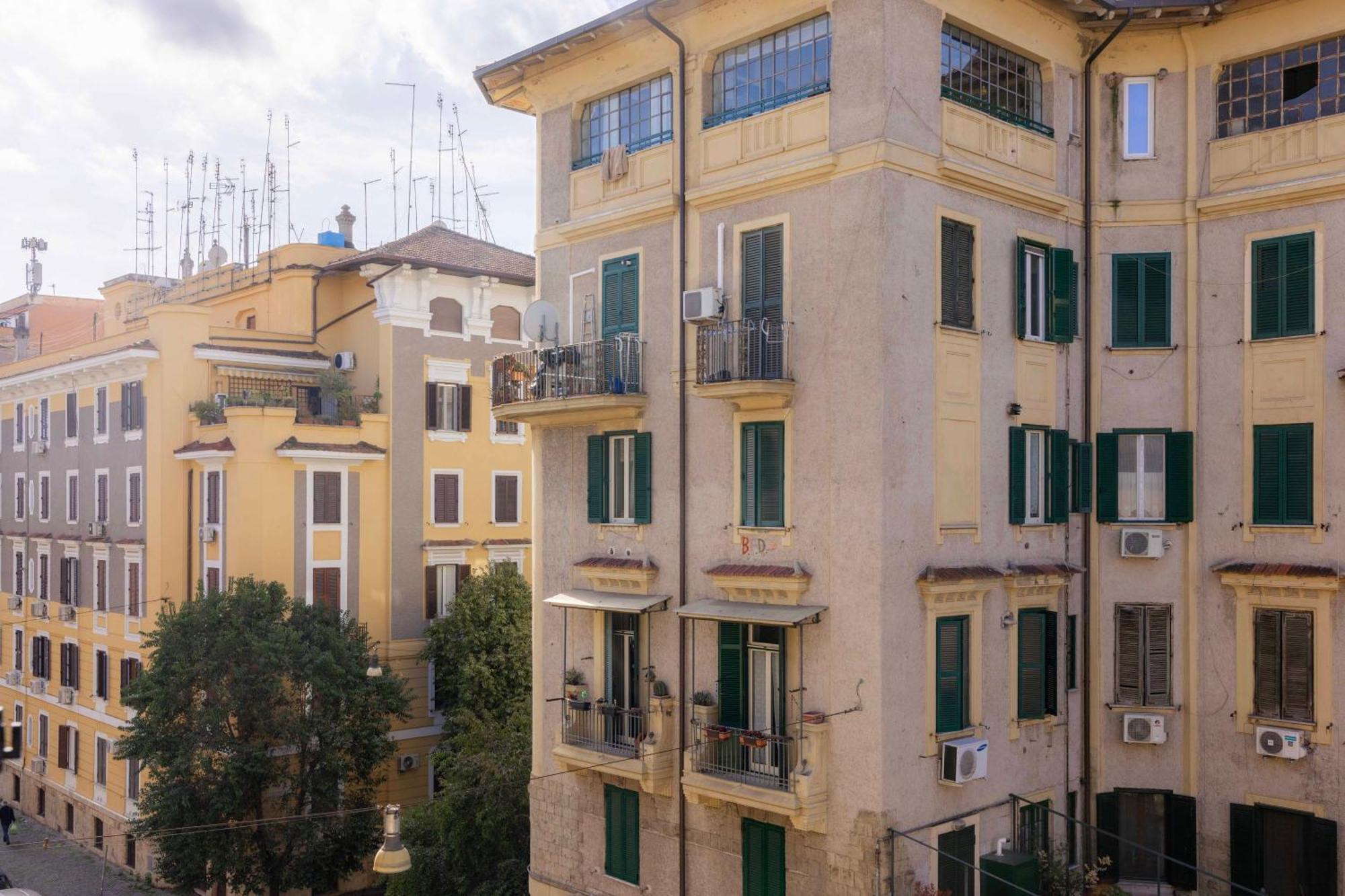 The Magic Of San Peter In The Heart Of Apartment