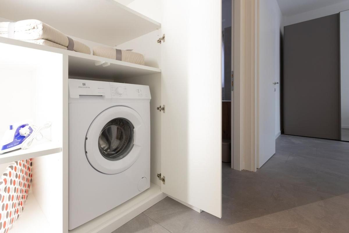 15 Minutes From Center & Metro 2 Minutes Apartment *