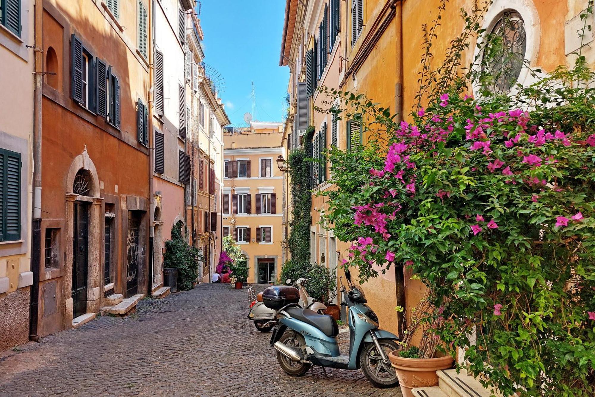 Apartment Two Steps From Colosseum, In The Imperial Forums *