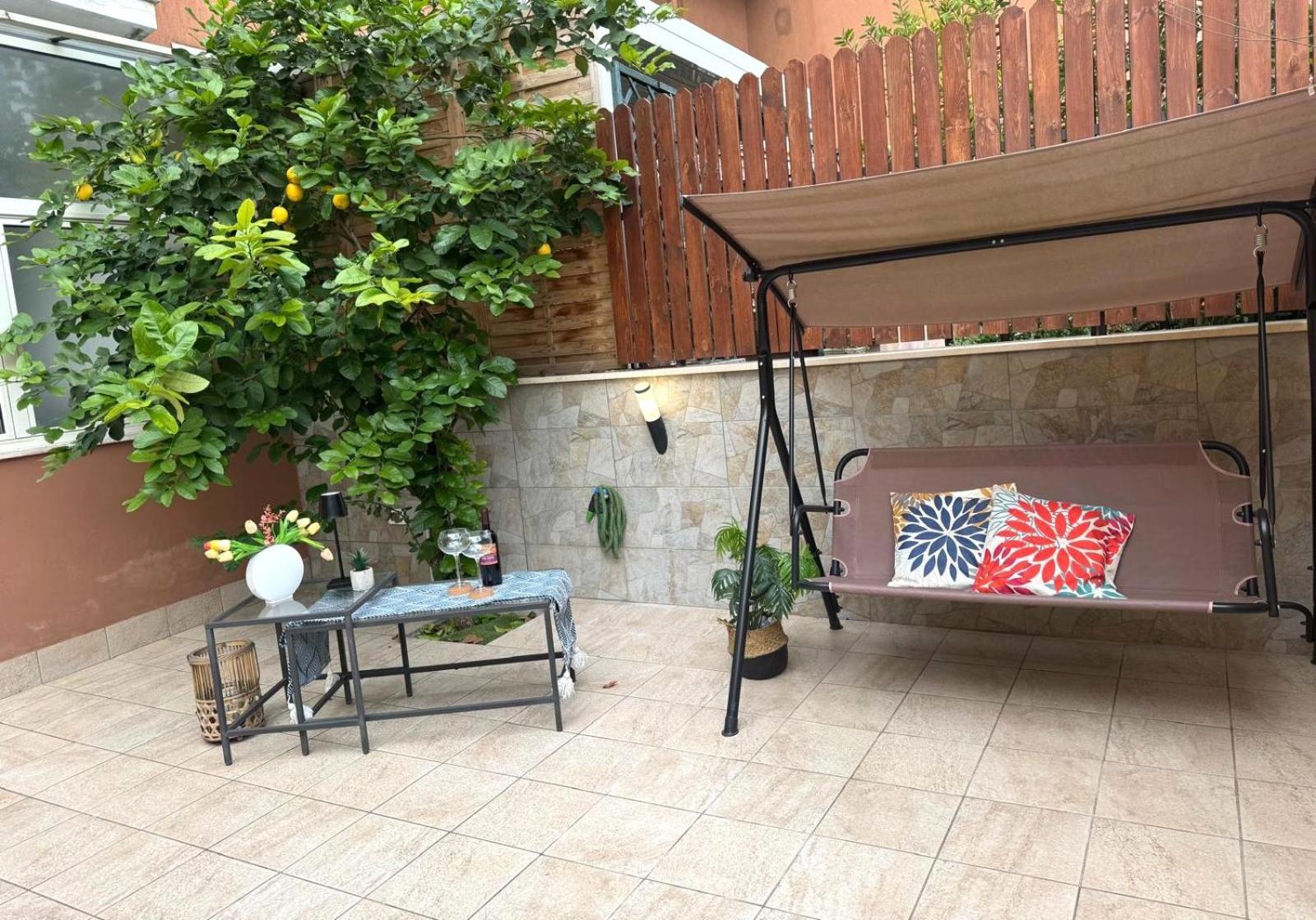 Agli Acquedotti, Con Giardino Privato Appartamento