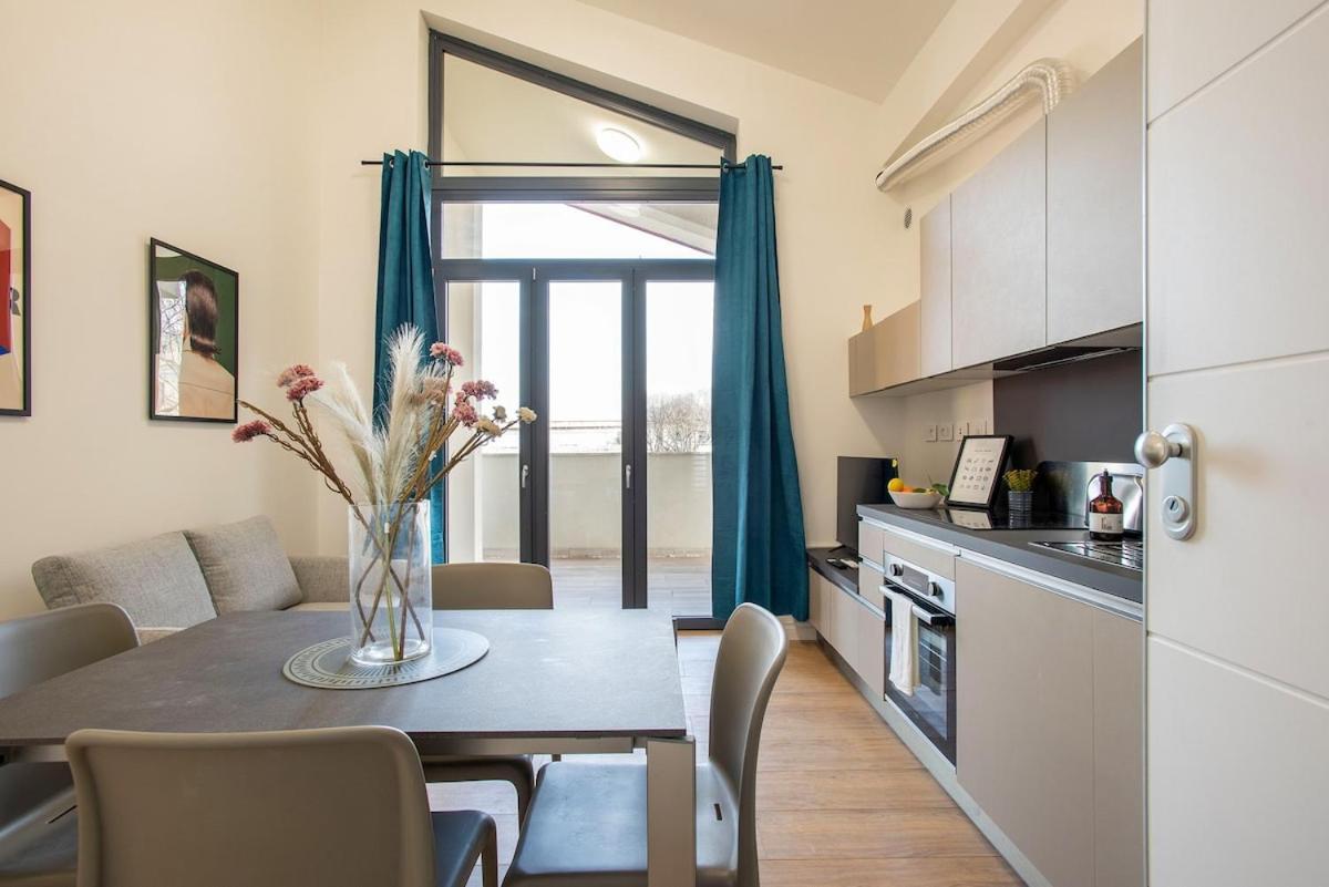 Apartment Urban Oasis With Balcony And Free Private Parking Rome