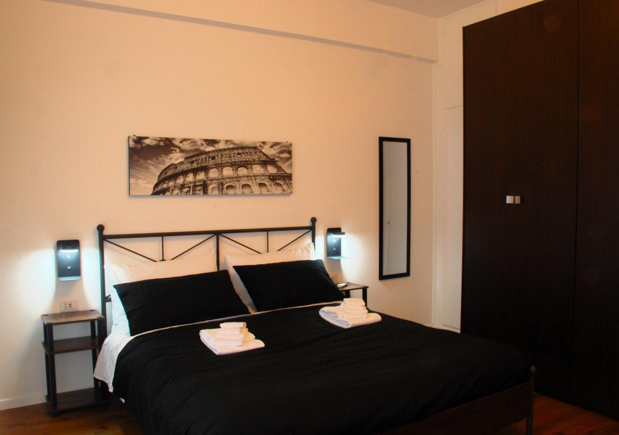 Viva La Vida In Apartment Rome