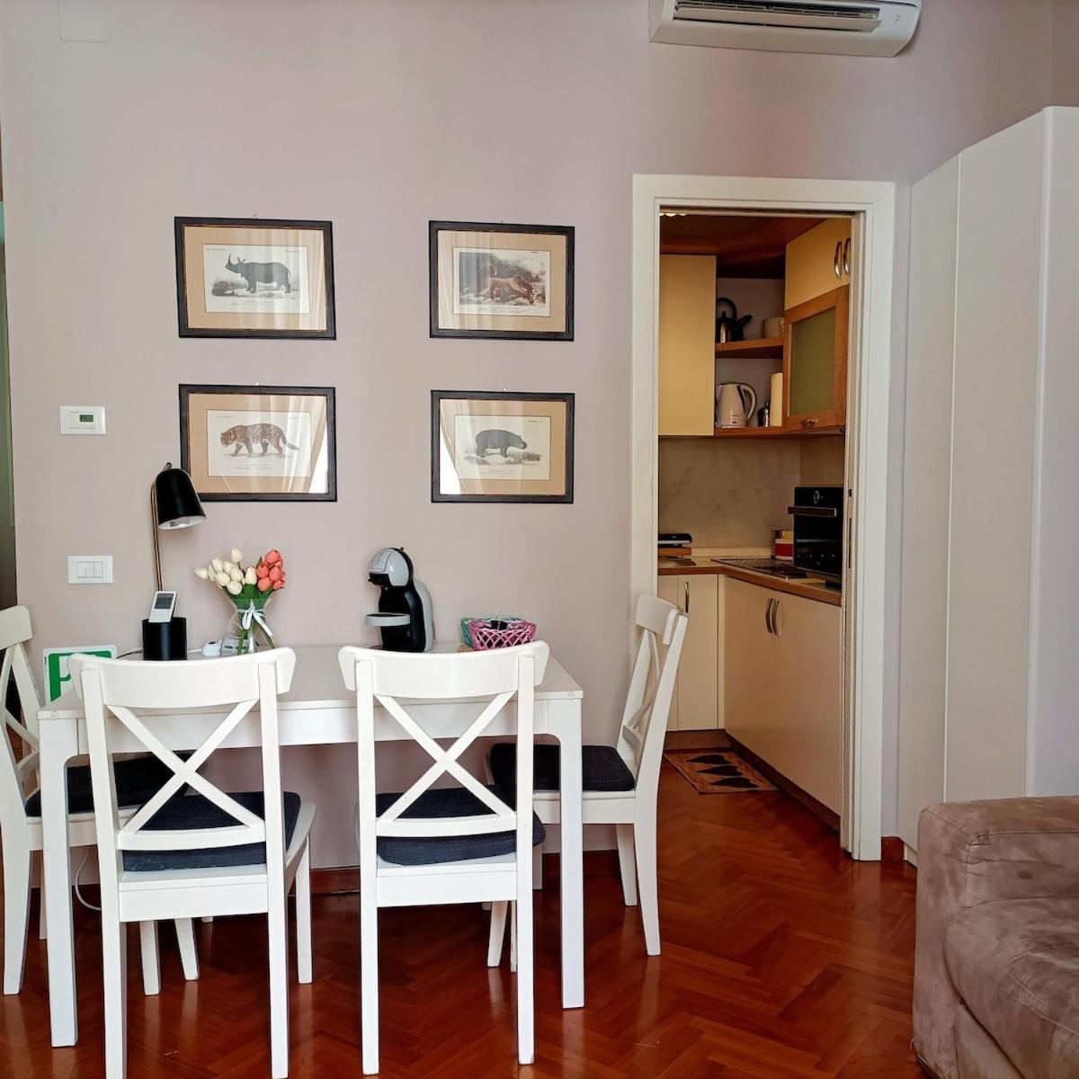 Colosseo Exclusive Elegant Apartment Rome