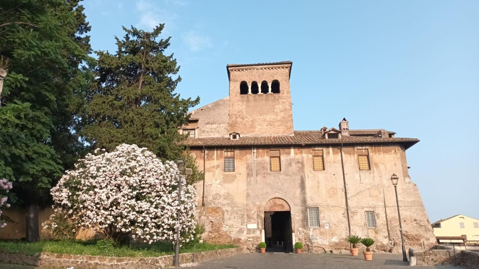 Hotel 4 Coronati 2*
