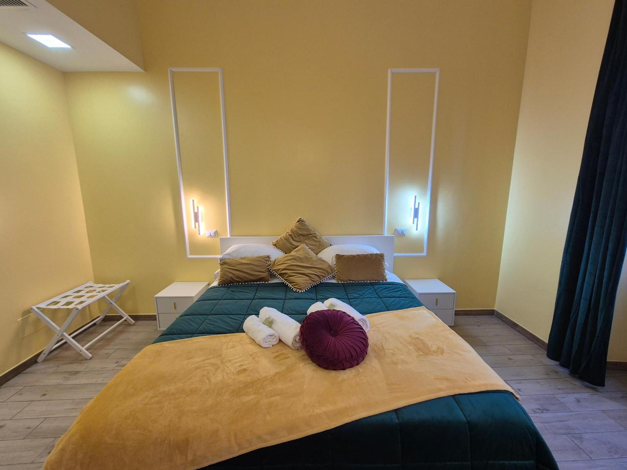 Residenze Serventi Longhi *