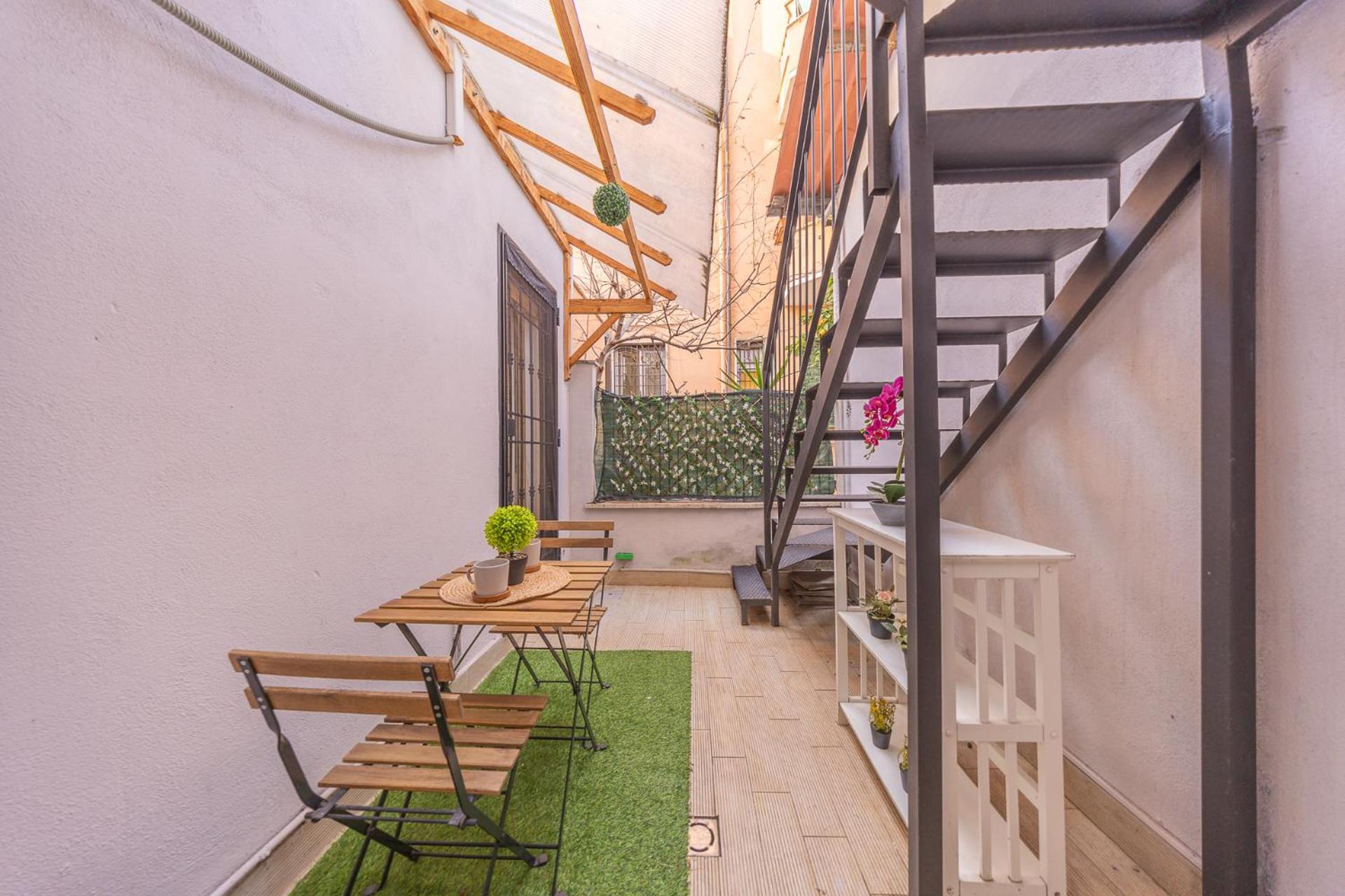 Apartment Bilocale Indipendente Con Terrazzo Esclusivo A Due Passi Dalla Metro Di Roma Rome