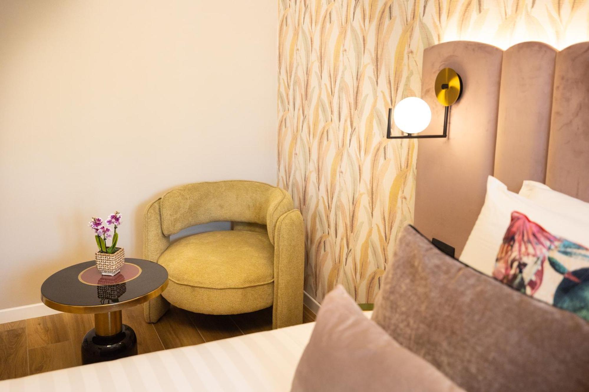 Mavi Luxury * Rome