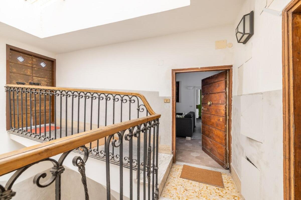 Fascinating Attic - Up To 2 Guests - Trastevere Appartement