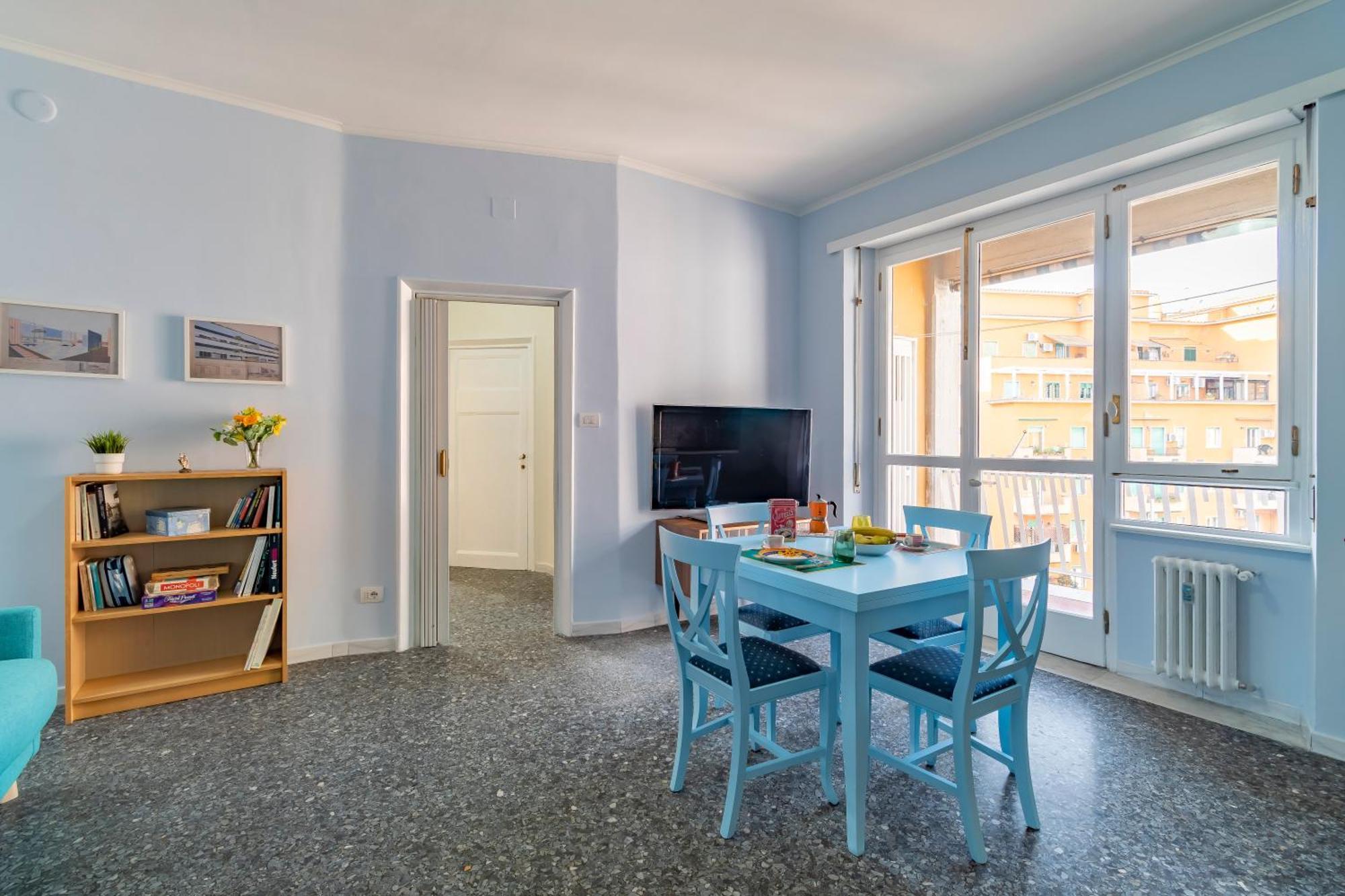Apartment 1950 - Bright In Octagonal Tower