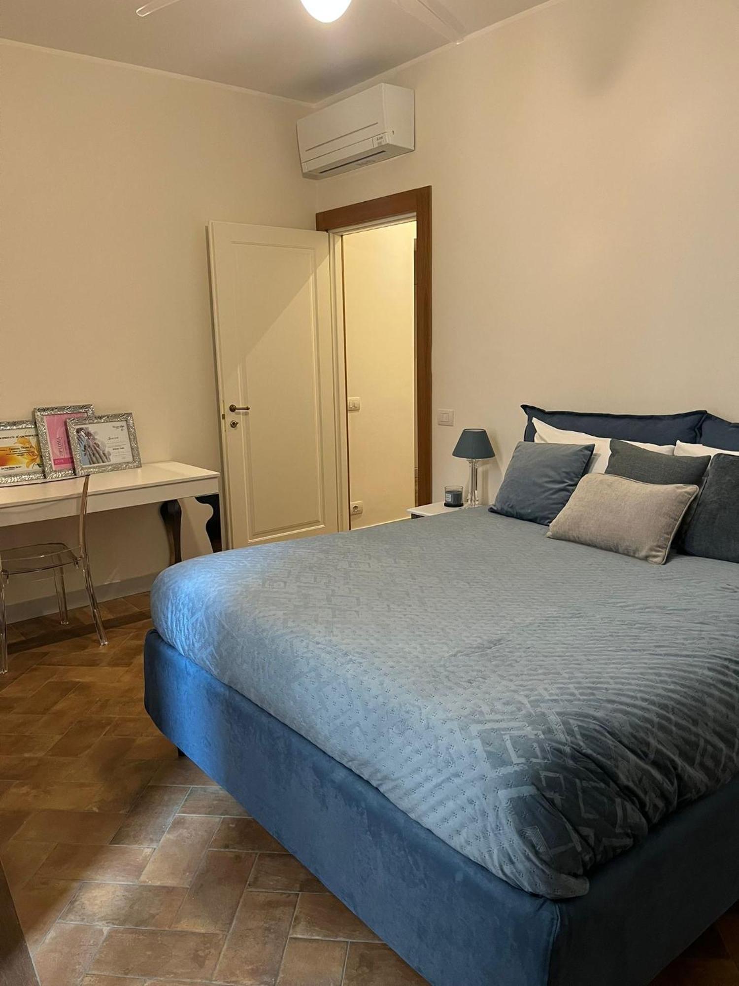 Deluxe Spanish Steps Apartment Rome