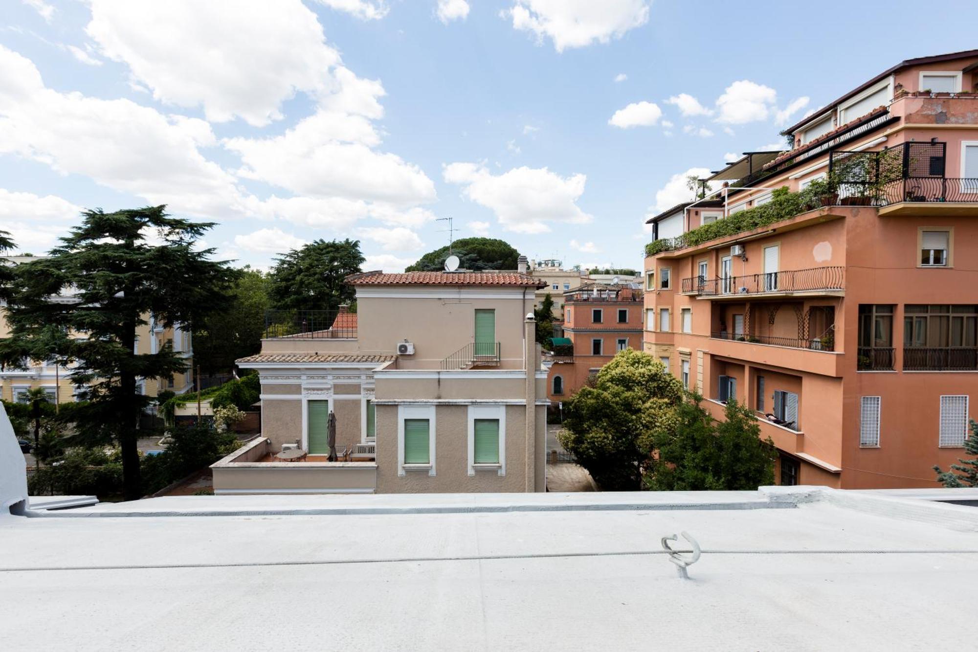 Apartment With Parking - Borghese Rome