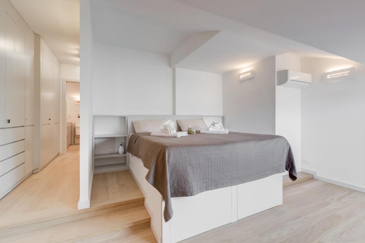 Apartment With Parking - Borghese Rome