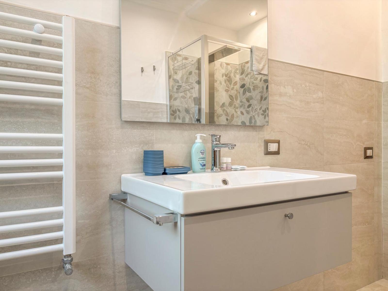 Metro C -castani Charm Apartment *