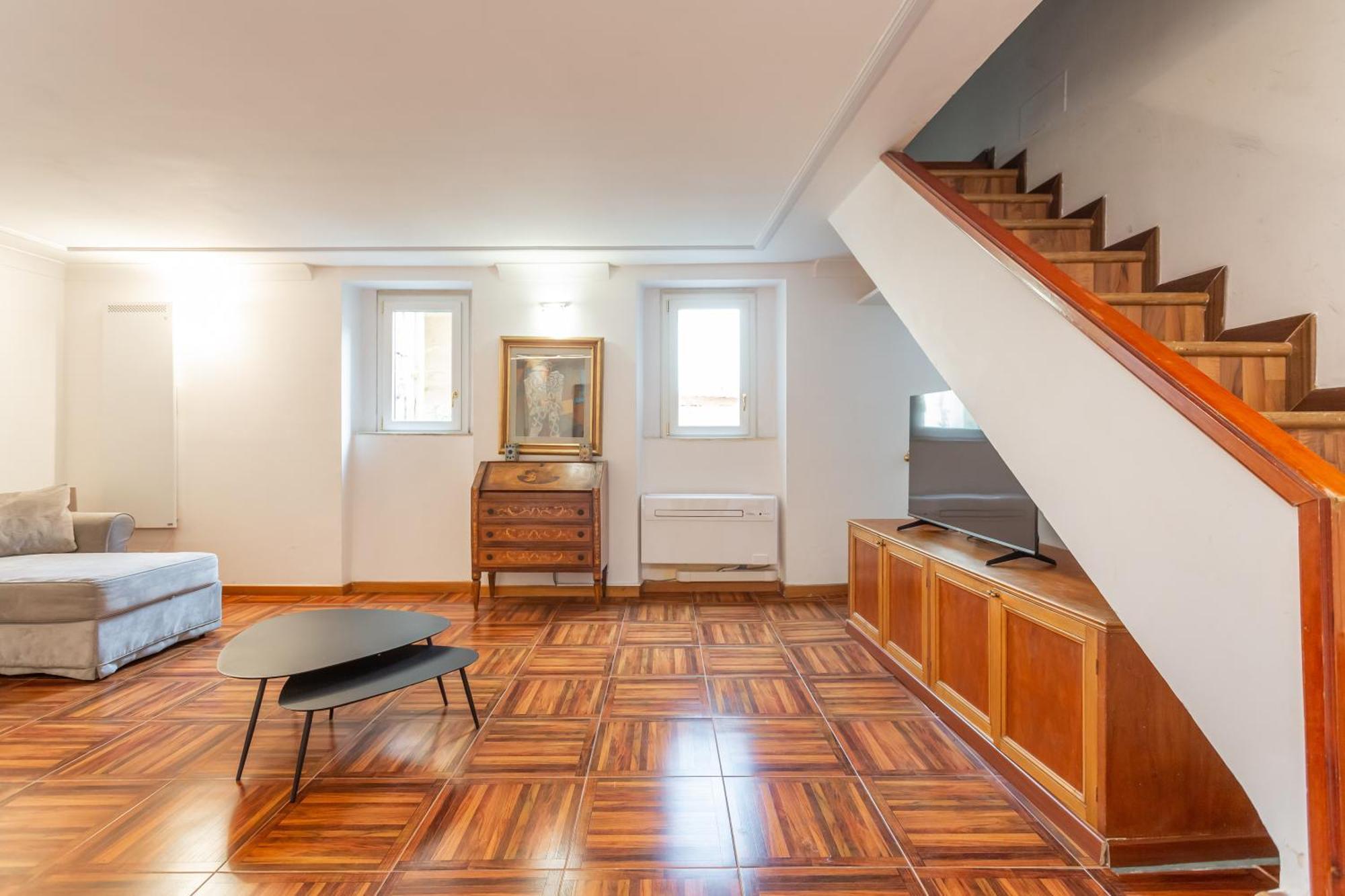 Trastevere San Calisto 3 Bdr Apartment Rome