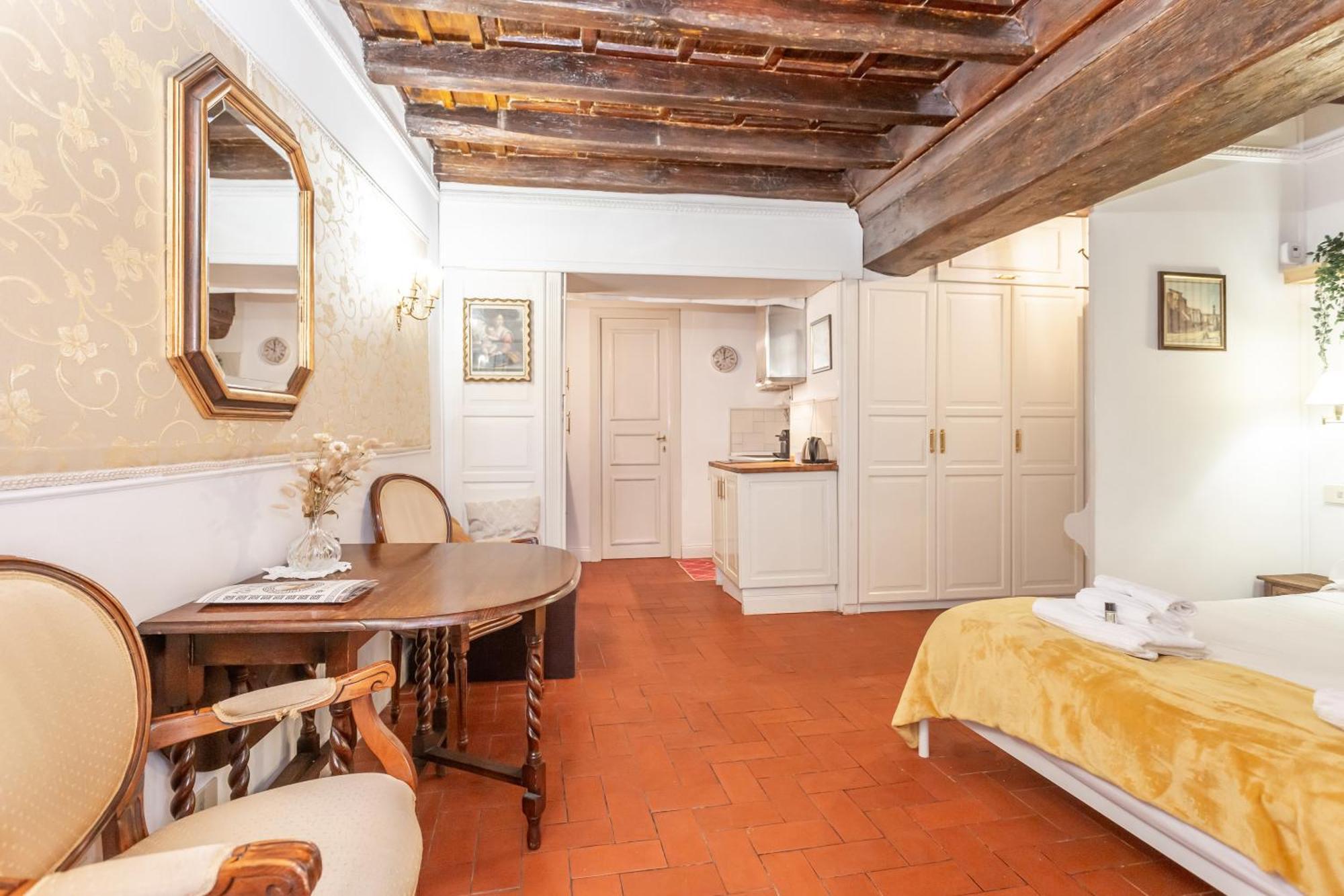 Al Cortile Del Moro * Rome