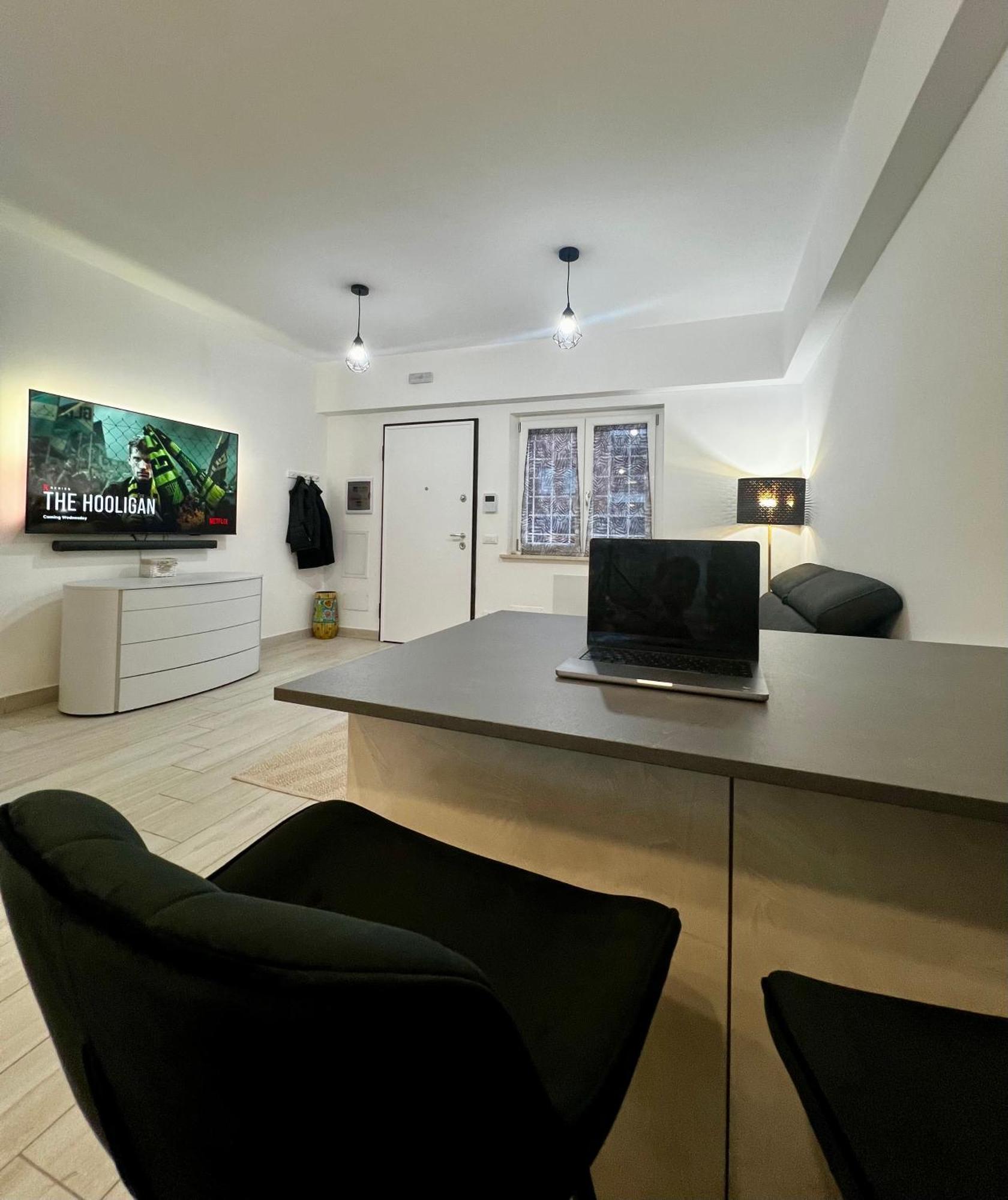 Elegant & Spacious 2br 2ba Unit With Private Patio * Rome