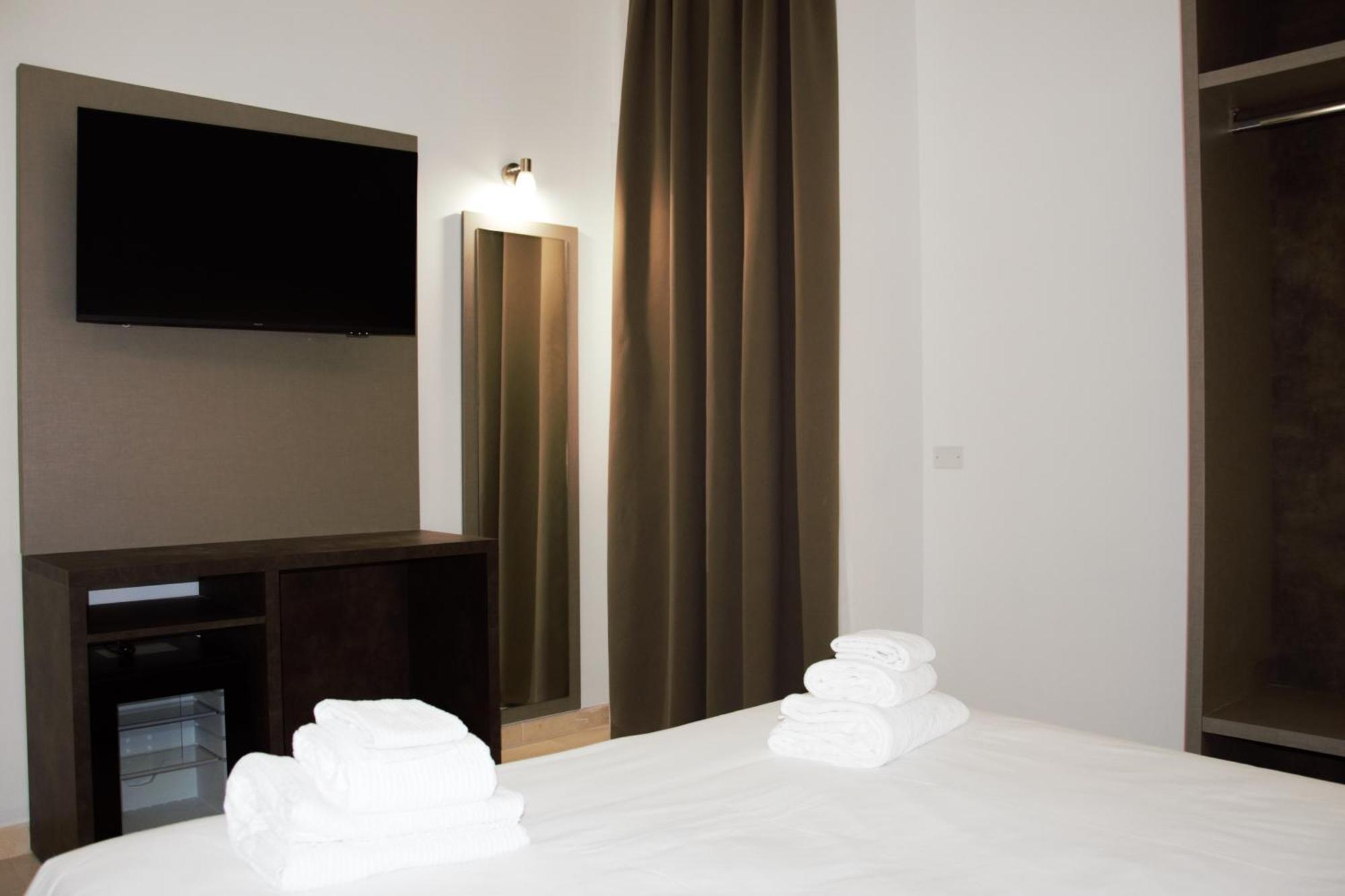 Domus Dea By Trinita Guest house Rome