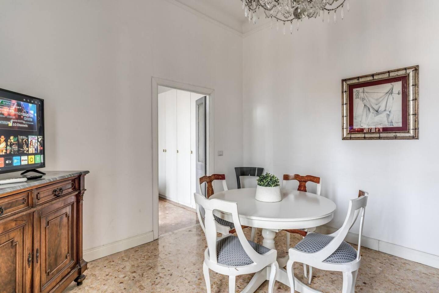 Lovely Renovated Flat By Vatican Apartment