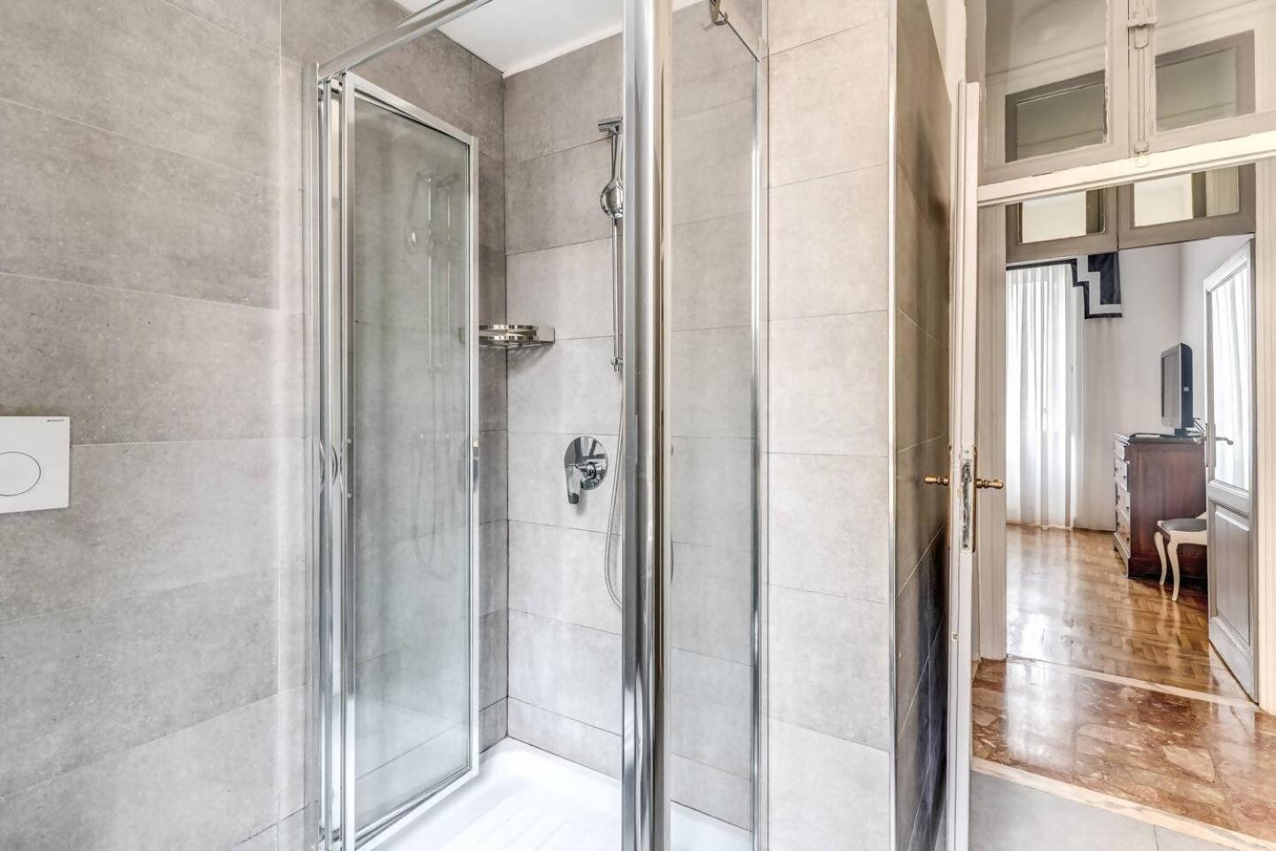 Lovely Renovated Flat By Vatican Apartment