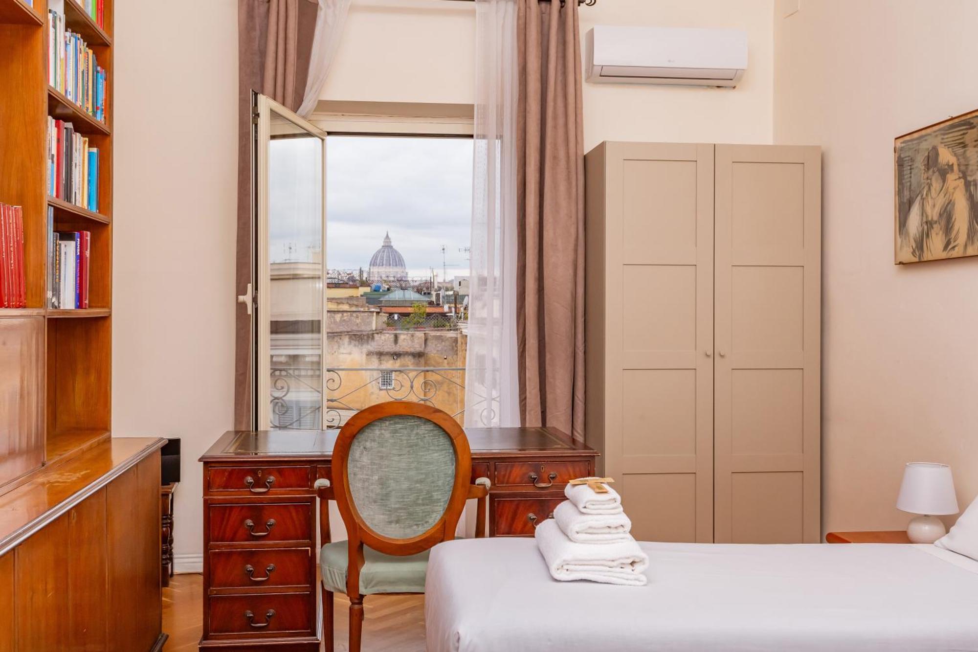 Skyline Penthouse With Private Rooftop Apartment *