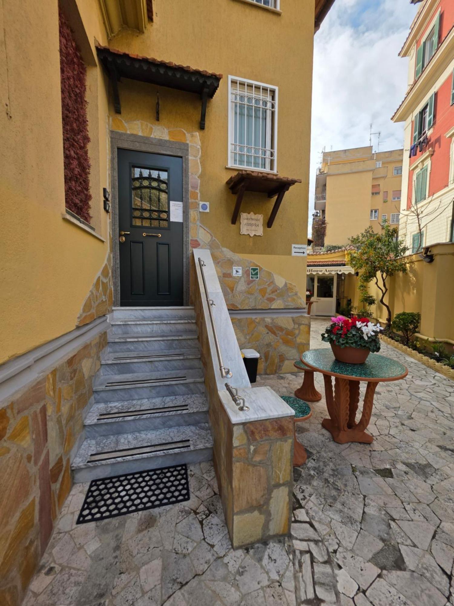 Aurora A.e. Guest house *