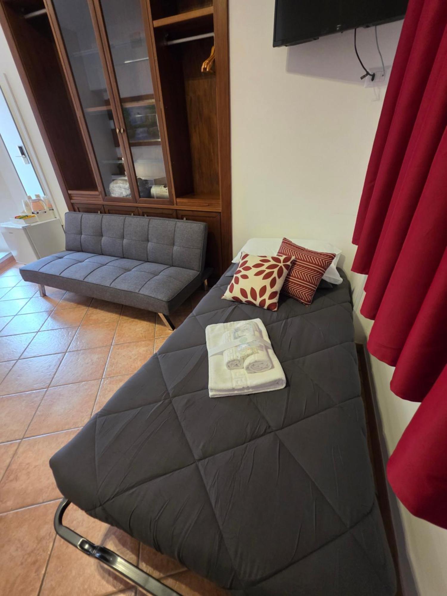 Aurora A.e. Guest house Rome