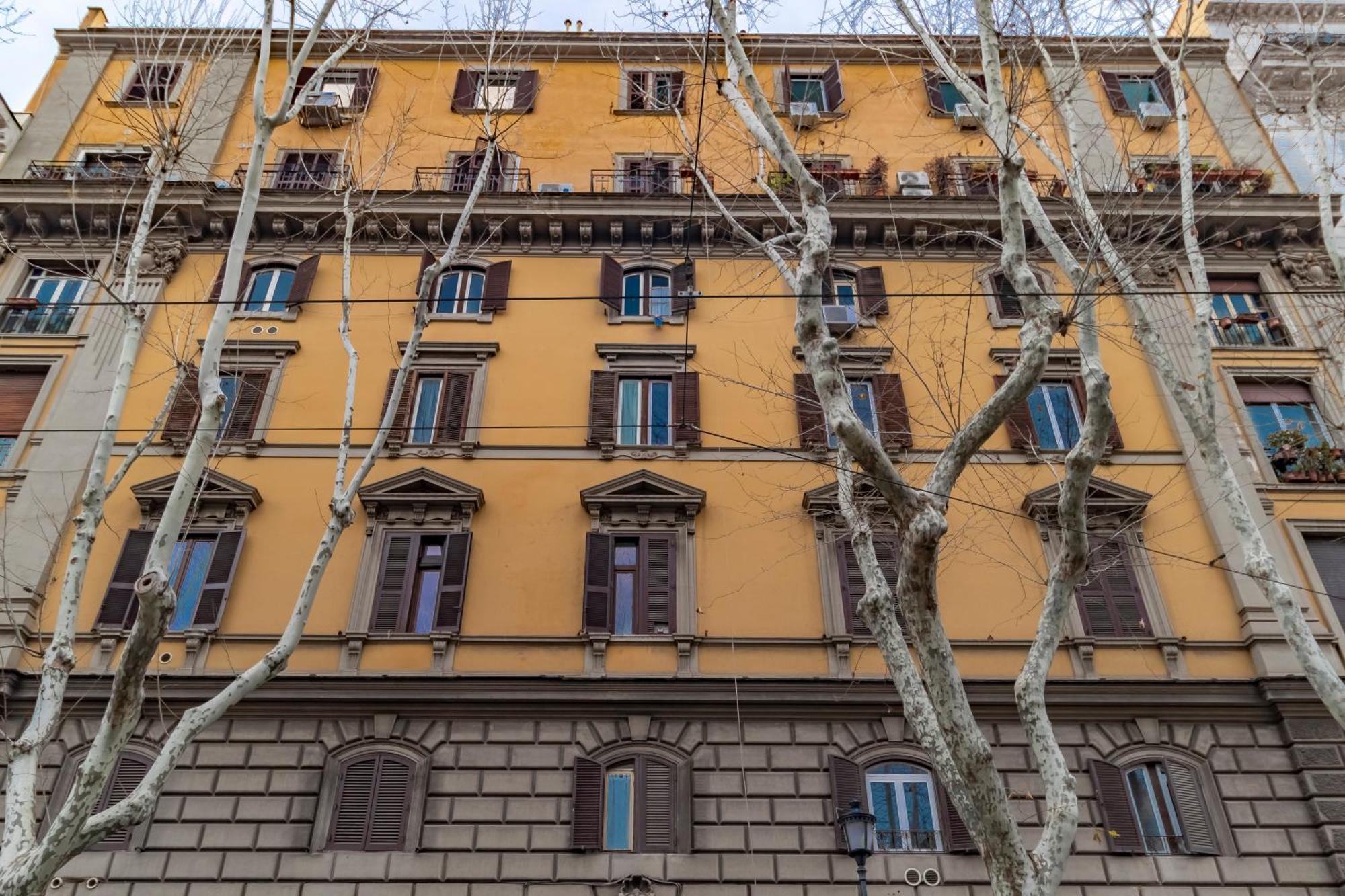 Domus Ana- Modern Elegance, Steps Away From The Colosseum And The Historic Center Appartement *