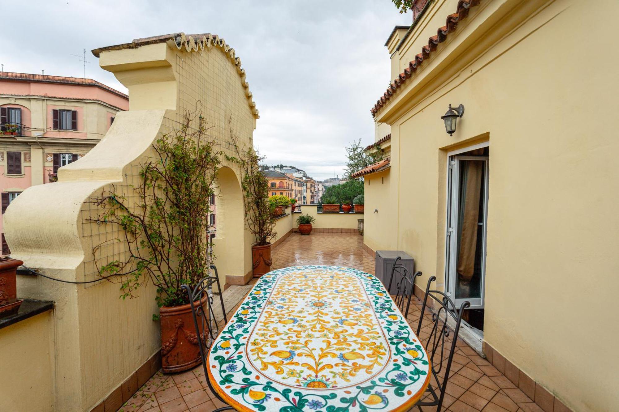 Vatican Penthouse - Terrace With View * Rome