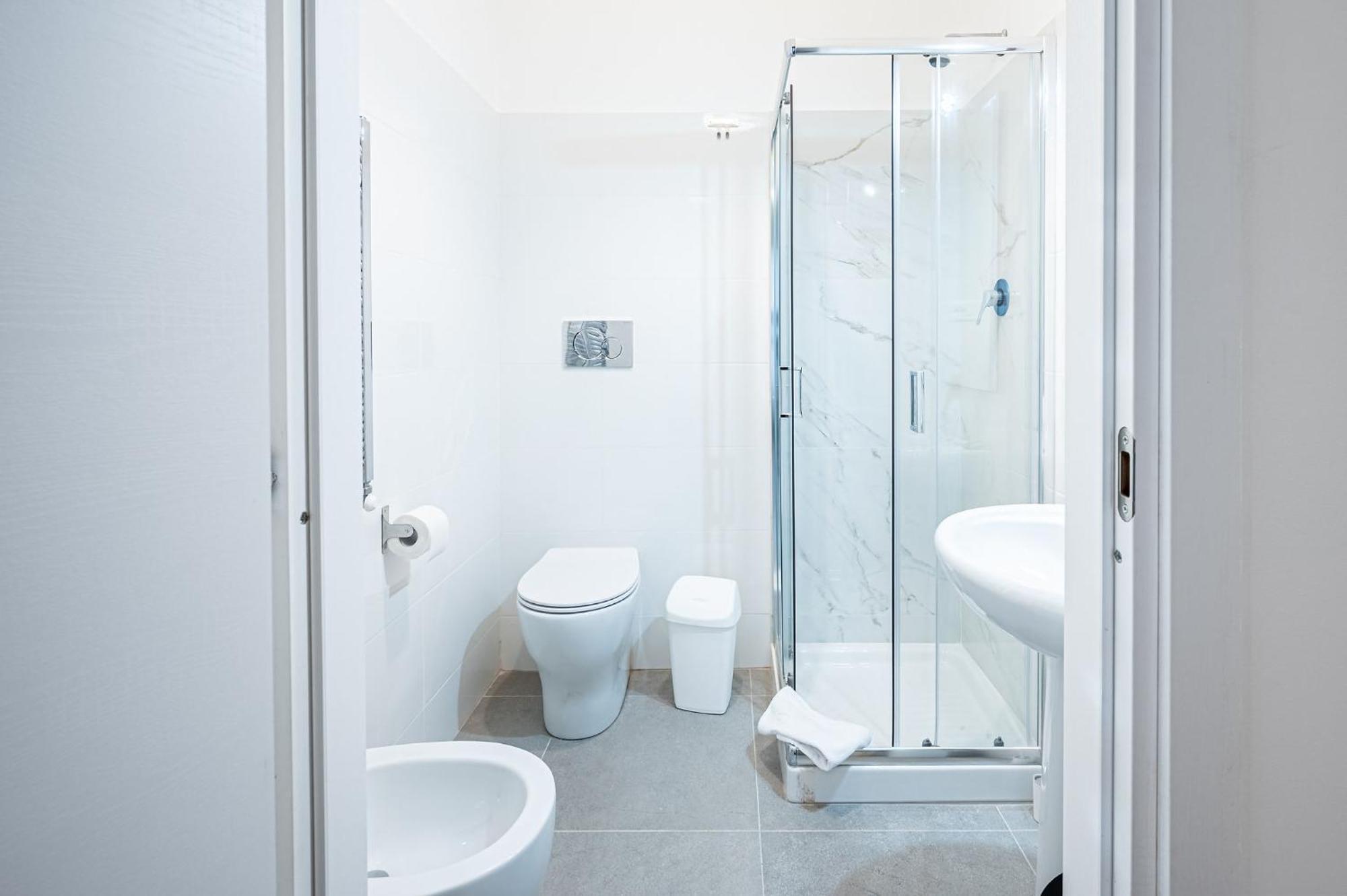 Marconi Charme & - 2 Min Metro Marconi - 15 Min Colosseo - A-c & Wifi Guest house *