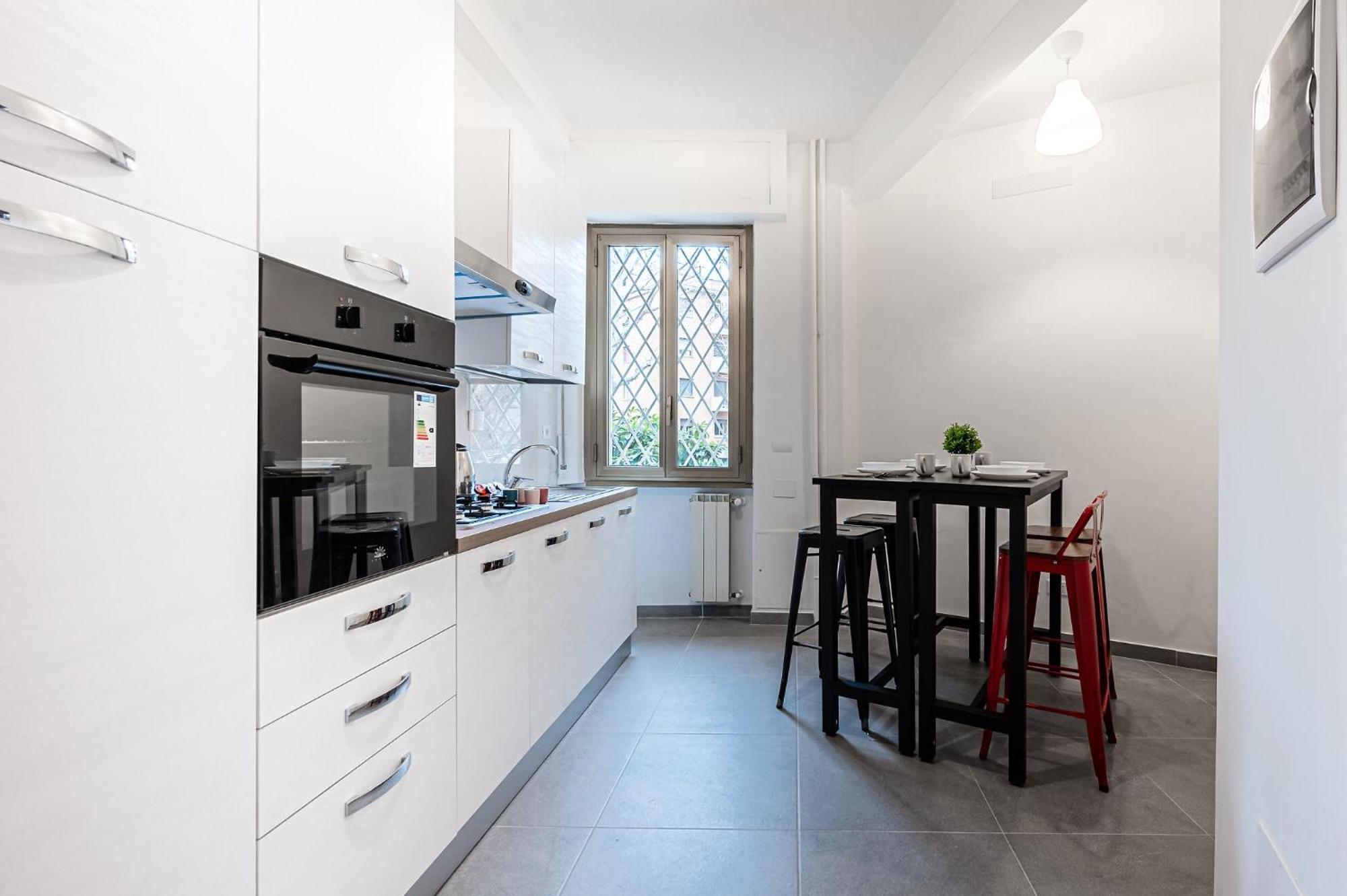Marconi Charme & - 2 Min Metro Marconi - 15 Min Colosseo - A-c & Wifi Guest house *