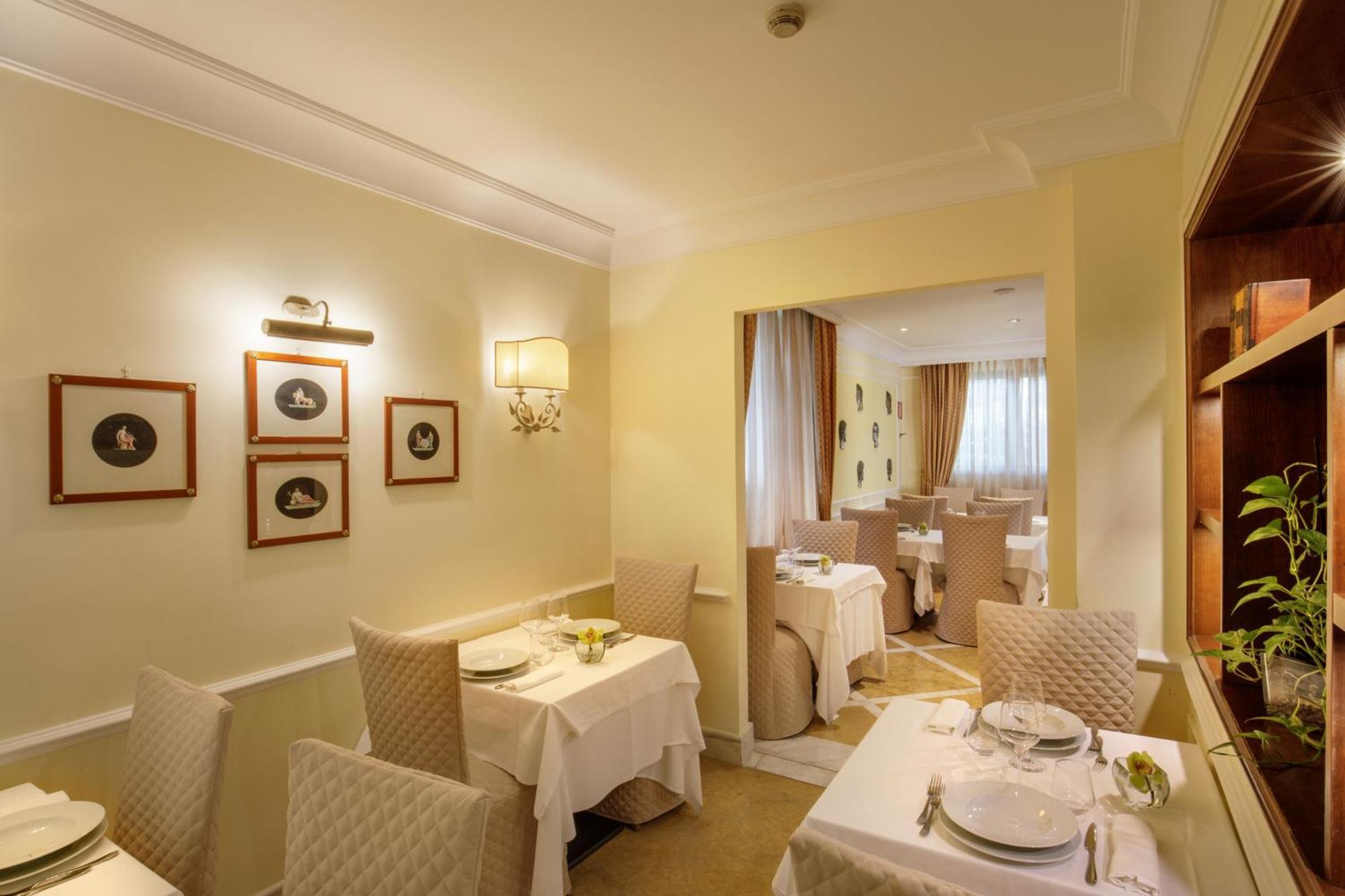 Hotel Donna Laura Palace