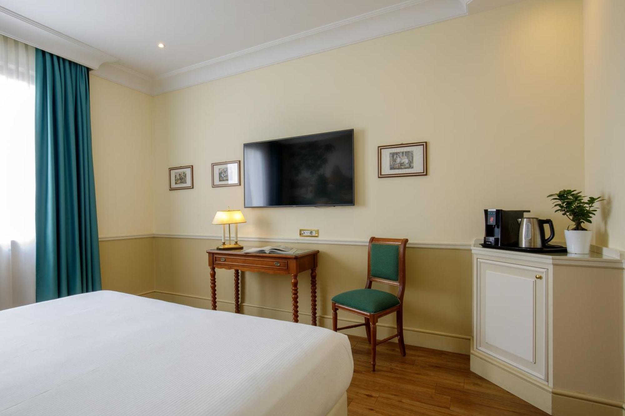 Donna Laura Palace 4*