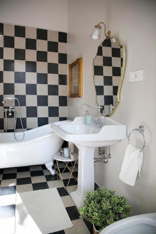 Santa Monica Townhouse 2*