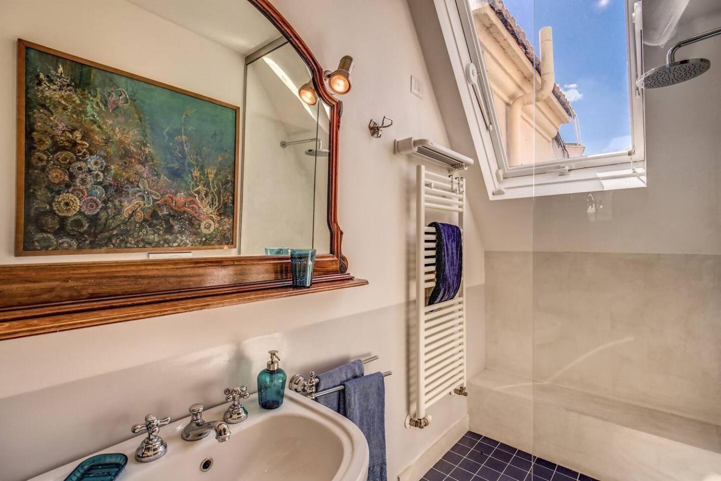 Attic With Terrace Overlooking St Peters Basilica Apartamento *
