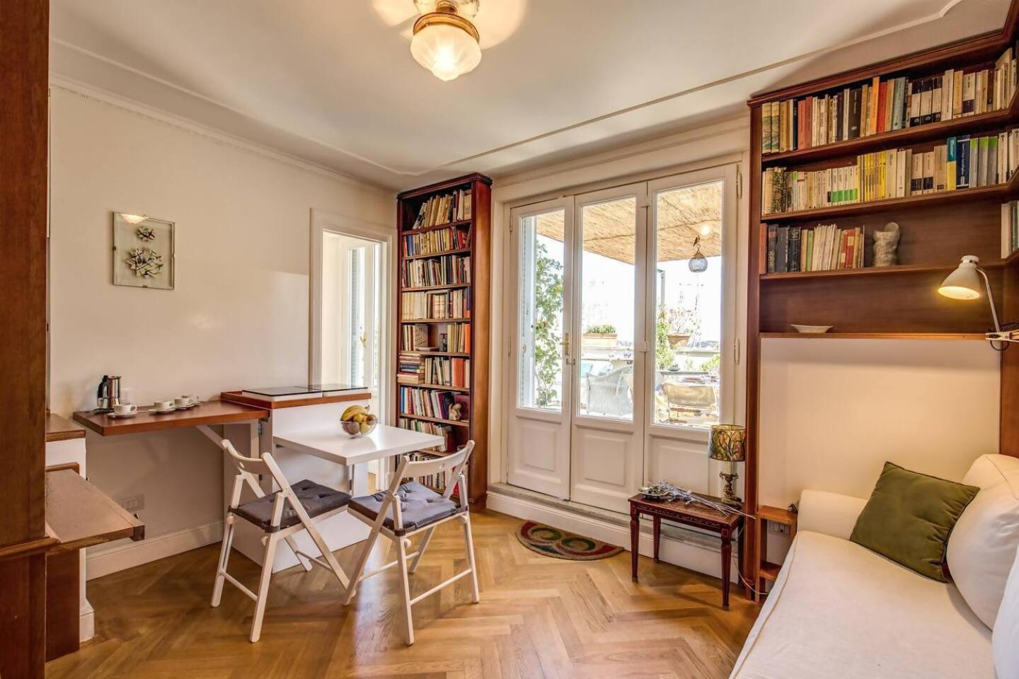 Attic With Terrace Overlooking St Peters Basilica Apartamento