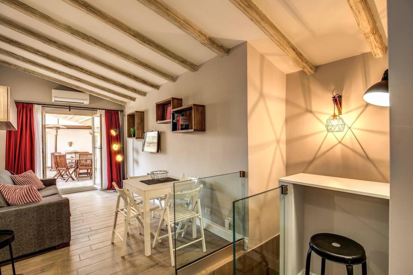 Attic With Terrace By Trevi Fountain Apartment *